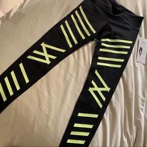 Alo Yoga Airbrush Leggings, Brand New